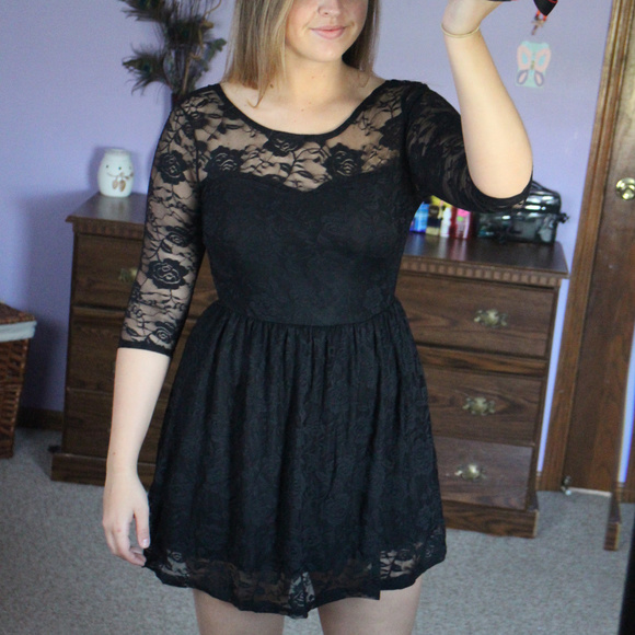 Sunnow Dresses & Skirts - Black Lace Dress